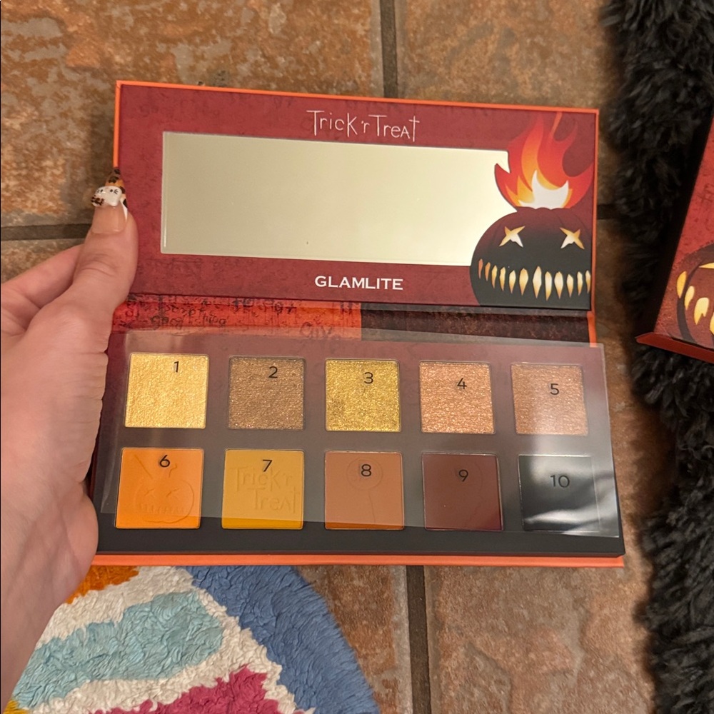 Glamlite Halloween Eyeshadow Palette